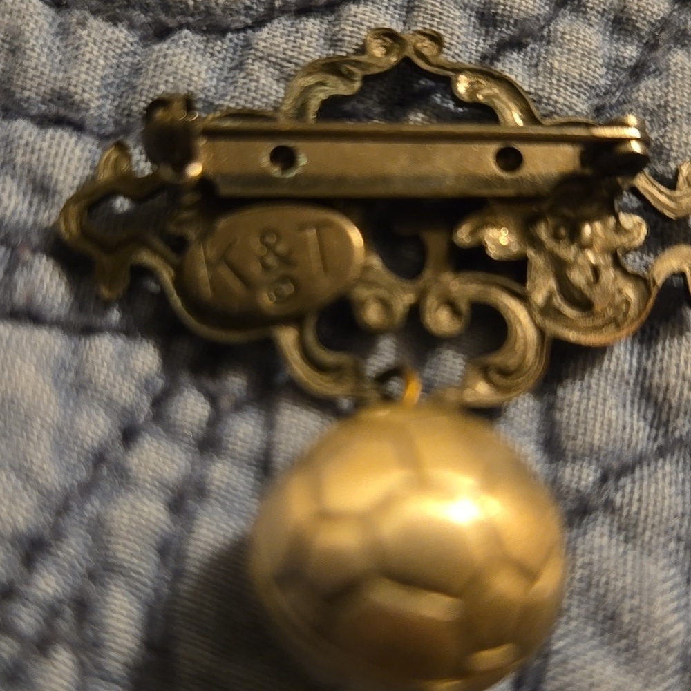 Gold and Silver MOM Soccer Brooch - Picture 3 of 3